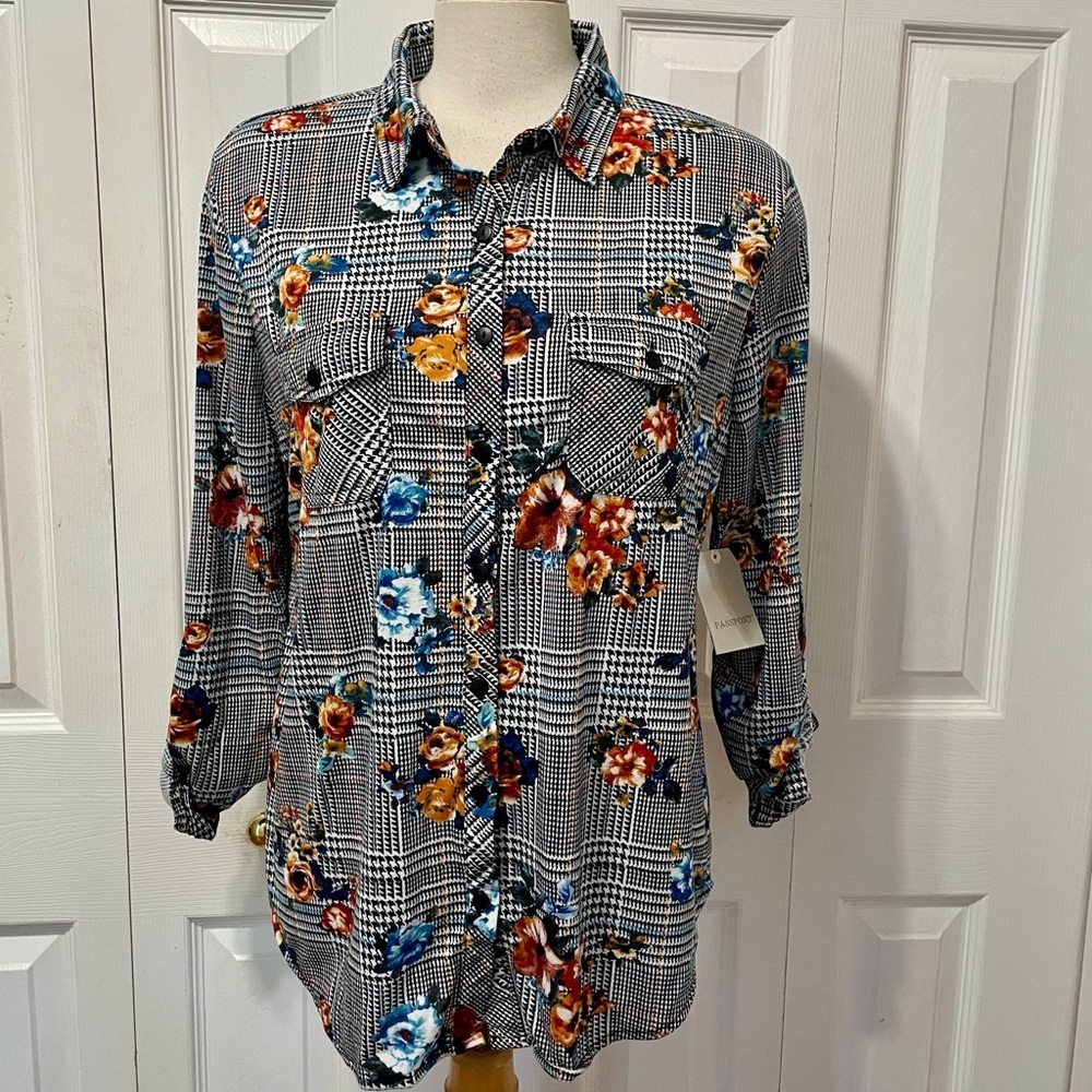NWT Passport Black and White Floral Long Sleeve Button Up Shirt XL